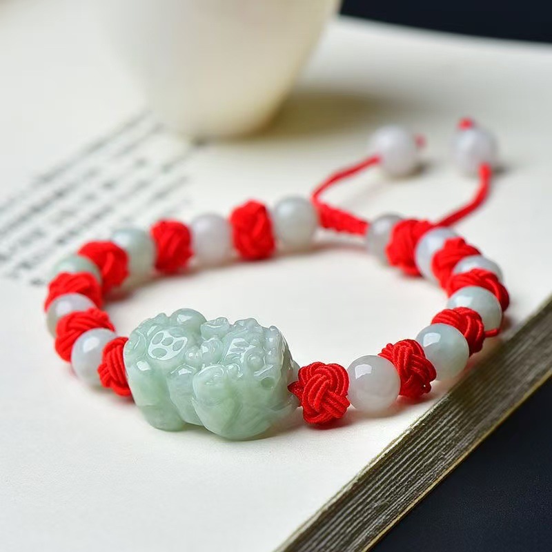Natural Burmese Jadeite Pixiu  - огляд і ціна Beading